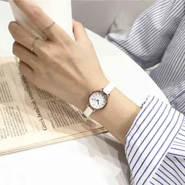 Женская мода белые маленькие часы 2021 Ulzzang бренд женские кварцевые наручные часы простой монтр Femme с кожаными кольцами часы