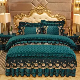 Luxury Lace Crystal Velvet Duvet Cover Set King Queen Bedding Set 4pcs Quilted Bedskirt Ruffle Elastic Soft Two Pillowcases 211007