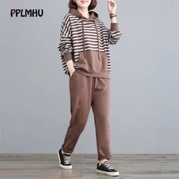 Fjäder Casual Loose Striped Hooded Sweatshirt och Harem Byxor Tracksuit Plus Storlek 4XL Koreanska 2 Piece Sets Sweatsit Women Outfit 211106