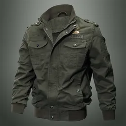 Höst och vinter Mäns Multi Pocket Militärjacka Ren bomull Casual Arbete Jacka Stor Lös bomulljacka Special Forces Men 211105