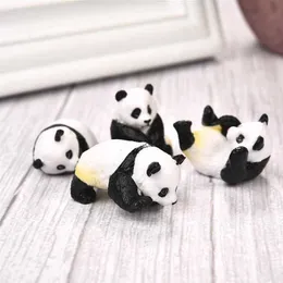 4 sztuk / zestaw Cute Panda Mech Micro Krajobraz Dekoracji Figurki Terrarium Żywicy Śmieszne Panda Niemowlęta Ornament Fairy Garden Miniature Y0910