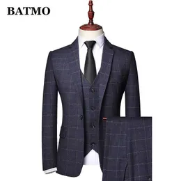 BATMO 2021 new arrival spring plaid casual suits men,men's wedding dress,jackets+pants+vest 9202 X0909