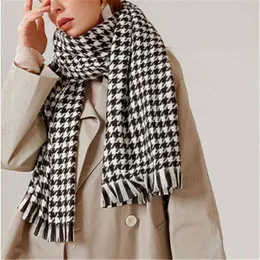 Johnature 2021 Vinter Casual Plaid Warm Showl förtjocka kvinnor All Match Tassle 7 Färger Scarf