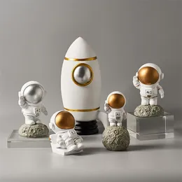 現代の樹脂宇宙飛行士モデル家の装飾かわいい人物像リビングルームデスク装飾的なチルダーンの部屋の誕生日プレゼント210727