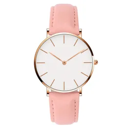 女性の時計クォーツ時計36mmブティックリストバンドファッションビジネス腕時計ガールフレンドデザイナーレディース腕時計