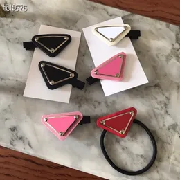 Hot Sale Charm Women Girl Letter Hair Clip För Presentkort Retro Mode Hår Tillbehör Toppkvalitet Kvinnor Smycken