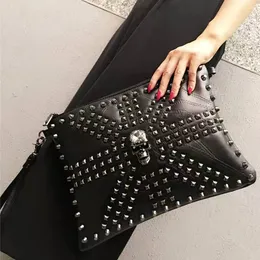 Tasarımcı Omuz Çantaları Debriyaj İnsan Punk Elemanları Lüks E biriken Bag Kafatası Desen Çantası Çanta Moda Perçinleri Erkekler Hangbags Yumuşak Deri Çapraz Vücut HBP