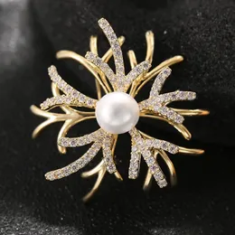 2021 Projektowanie Korei Styl Elegancki Koral Kształt Z Perłą Wysokiej Jakości Musujące Cyrkonia Damska Broszka Biżuteria