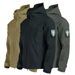 Arméhark Skin Soft Shell Kläder Taktisk Vindskydd Vattentät Jacka Män Flyg Pilot Hood Coat Militär Fält Bomber Jacka 211214