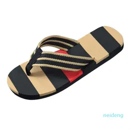 2022 Moda Męski Letni Stripe Flip Flops Buty Sandały Męskie Pluszczowe Flipflops Eva Mieszane Kolory Płaskie z butami