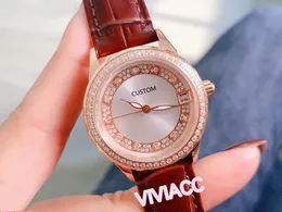 新しい古典的なデザインの自動メカニカルウォッチフルダイヤモンドダイヤル本物のレザークロック女性の幾何学的なカレンダーの時計