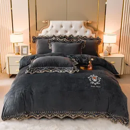 Bedding Sets Luxury European Super Soft Coral Fleece Warm Cozy Embroidery Set Velvet Quilt Cover Comforter Blanket Pillowcases