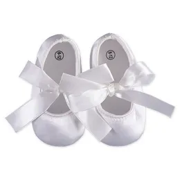 Dollbling Luxury White Satin Baby Show Baptism Girl Shoes Christening Infant First Walkers Handmade Vintage Lace Shoes 210317