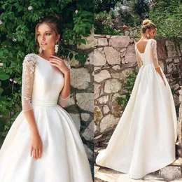 Elegante Satin-Boho-Brautkleider, Spitzenapplikationen, A-Linie, böhmische Langarm-Brautkleider, Juwelenausschnitt, Strandhochzeitskleid in Übergröße