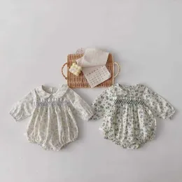 Koreanska Baby Girls Smocked Kläder Infant Floral Romper Syster Matchande Twin Outfits Född Vintage Smocking Bodysuit 210615