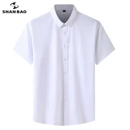 Shan Bao Summer Leve Stretch Solto Short Manga Camisa Marca Clássica Negócio Escritório Casual Masculino Camisa Branca 210531