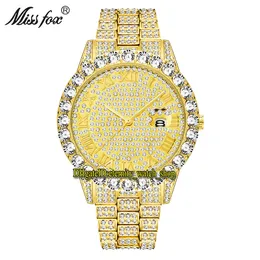 MISSFOX 2021 Eternity 2643 Hip Hop Mode Herrenuhren CZ Diamant Inlay Zifferblatt Quarzwerk Herrenuhr Iced Out Diamanten Legierungsgehäuse Goldarmband