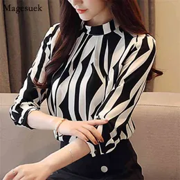 Fashion women shirts blouses Korean Long Sleeve Striped Slim Women Blouse O-neck Work Wear Chiffon Shirts Blusas 0941 210512