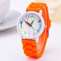 Klasyczny Zegarek Kwarcowy 40mm Ze Stali Nierdzewnej Ze Stali Nierdzewnej Damskie Zegarki Mody Wristwatches Digital Wristwatch Montre De Luxe Gifts