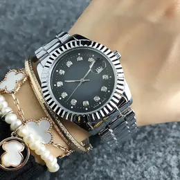 Orologi di marca di moda Orologio da polso al quarzo con cinturino in metallo stile cristallo da donna X50