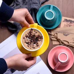 Cappuccino in stile europeo vintage creativo dipinto a mano in ceramica per tazza da caffè con piattino