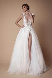 Sexig rygglös 2022 Bohemian Boho Berta Wedding Dresses Lace 3D Appliced ​​A Line Deep V Neck Beach Bridal Gown Tulle Split Side Wed210t