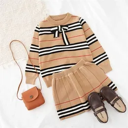 Jesień New Arrival Girls Dzianiny 2 Kawałki Garnitur Stripe Top + Spódnica Dzieci Dzieci Ustawia Dziewczyna Garnitury Ubrania Dziewczyna Dresses Dresses Q0809