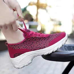 2021 Designer Running Skor För Kvinnor Vit Grå Lila Rosa Black Fashion Mens Trainer Högkvalitativa Utomhus Sport Sneakers Storlek 35-42 Et