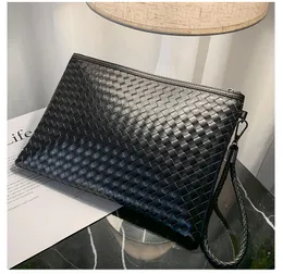 Designer Handbag Clutch bags man luxury wrist bag weave Casual Mens Fashion envelope bag large multiple pockets inside hidden zipper pocket HBP