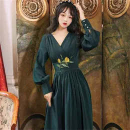 Silk and Lace Long Women Dress Green Mid-calf Elegant Floral Embroidery Full Sleeve V-neck Evening Party Night 210603