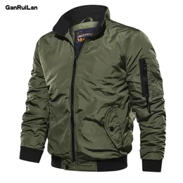 Primavera Autunno Bomber militare da uomo Giubbotto da uomo Casual Solid Zipper Pilot Jacket Thin Stand Collar Cappotto maschile Slim Fit 210518