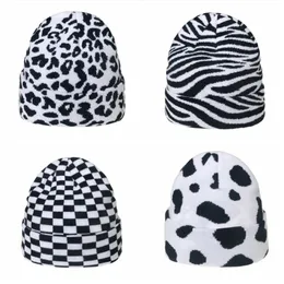 Women's Winter Hats Black & White Animal pattern Ski Hat Unisex Warm Knitted Men Hat Beanies Fashion Hip Hop Skullies for Men Women