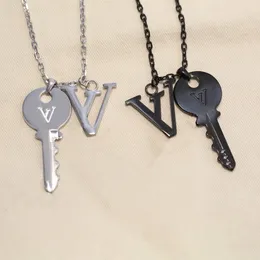 Mode Männer Frauen Titan Stahl Halsketten Liebhaber Anhänger Halskette Schlüssel V Initialen Schmuck 3 Farbe