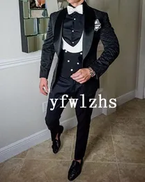 High Quality One Button Groomsmen Shawl Lapel Groom Tuxedos Men Suits Wedding/Prom/Dinner Man Blazer(Jacket+Pants+Tie+Vest) W851