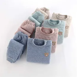 Kid Pajamas Ustaw chłopcy dziewczęta bawełna-wyściełana PJs Top i spodnie Unisex 3 warstwy, aby utrzymać grube ciepłe ubrania maluch odzież 211130