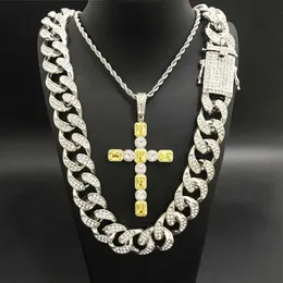 Hip Hop Men Guldfärg Stor Zircon Cross Pendant Neckalce Ice Out Kubansk Crystal Miami Neckalce Chain Hip Hop För Men H1022