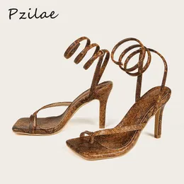 Pzilae Runway Stil Sommer Frauen Sandalen Twining Knöchel Split Toe Gladiator Sandalen Serspentine Sexy High Heels Damen Schuhe 210715