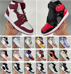 2021 Ny färg Bordeaux 1 1s Mens Basketbollskor Män Kvinnor Högkvalitativ Team Röd Vit Orange Neutral Grå Bred Patent Hyper Royal Toe Switch Sneakers 5.5-12