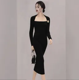 Llzacoosh Högkvalitativ Vintage Square Neck Sheft Midi Dress Spring Women Black Långärmad Bodycon Penna Party Dress 210514