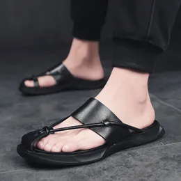 Kapcie Leosoxs Sandały Mężczyźni Skórzane Przypadkowe Buty Pluszcze Oddychające Letnie Plaża Męskie Mieszkania Roman Flip Flops Footwear