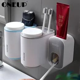 ONEUP Set di accessori per il bagno da parete Spremiagrumi automatico Combinazione portaspazzolino magnetico per WC Set di lavaggio per la casa 210322
