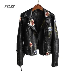 FTLZZ Women Floral Print Broderi Faux Soft Leather Jacket Coat Down-down Collar Casual PU Motorcykel Svart Punk Ytterkläder 210916