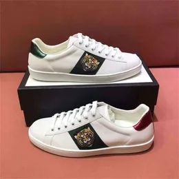 2021 Män Kvinnor Sneaker Casual Shoes Snake Tiger Chaussures Leather Sneakers Ace Bee Broderi Stripes Stylist Shoe Walking Spor Tingfengf