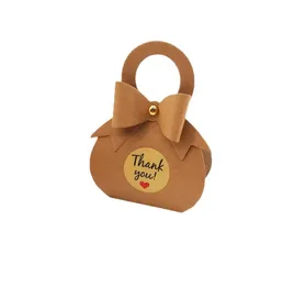 Kraft Paper Treat Boxes Party Favor Gift Wrap Kropki Bowknot Torebka Kształt na urodziny Prysznic Cukierki ślubne Pakowanie czekolady Towary z naklejkami