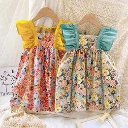 Småbarn barn baby tjejer sommar flyga ärm blomma knä längd klänningar barn casual kläder ganska prinsessan kostym 1-6y q0716