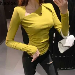 Sexy Open Collarbone Skew Collar Bottom T Shirt Solid Pleat Design Slim Fit Tees Basic Long Sleeve Ladies Top Spring 210422