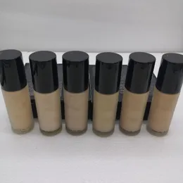 Gezichtsmake-up Vloeibare foundation Faced 30ml Concealer highlighter Cosmetische lichte/lichte/beige contourcrèmebasis