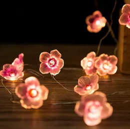 Brzoskwiniowe kwiatki Fairy Lights String Dekoracja świąteczna 6,6 stopy 20 diod LED Drut miedziany Lampka LED Zasilany z baterii na Patio Deck Balkon Kemping Dekoracje dla domu DIY Różowy niebieski