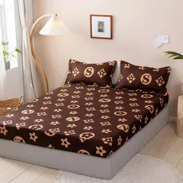 Fashion Design Bed Sheet Trendy Household Mattress Protector Dust Cover Non-slip Bedspread With Pillowcase Bedding Top F0087 210319 Best quality