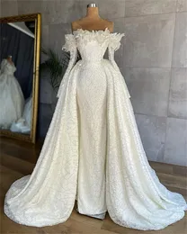 結婚式のマーメイドホワイトレースガウン2022オーバースカートオフショルダー長袖ビーズプラスサイズスイープトレインブライダルドレス